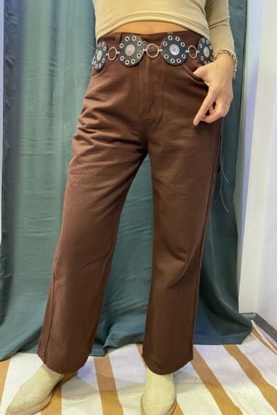 Pantalón Corte Clásico en Color Marrón