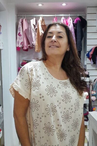 Blusa de lino bordado